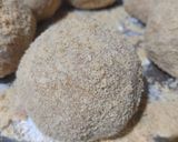 A picture of step 6 of Chicken Cheese Balls.