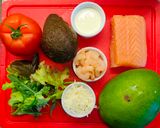 Фото кроку 1 до Салат 🥗 з червоною рибою та креветками.
