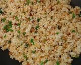 Hình bước làm 2 của món Cơm chiên cá mặn