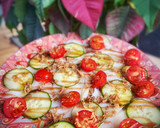 Foto del paso 3 de la receta: Carpaccio de bacalao ahumado con pepino holandés y tomate cherry