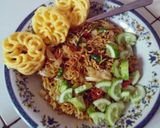 Foto langkah ke 4 dari resep Mie goreng pedas.