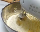 Foto langkah ke 2 dari resep Kue Sagu Keju.