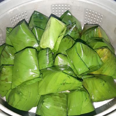 Onam oglini porno filmda yomon baho olgani uchun tanbeh qiladi