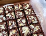 Foto langkah ke 7 dari resep Fudgy & Shiny Crust Brownies Selai Coklat | Tanpa DCC.