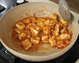 Foto langkah ke 4 dari resep Oseng Tahu Telur Kucai Devina Hermawan.