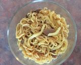 Foto langkah ke 4 dari resep Donat Indomie.