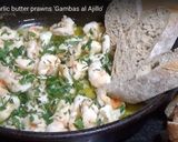 A picture of step 5 of Garlic butter prawns 'Gambas al Ajillo'.