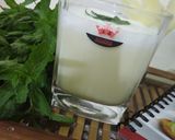 A picture of step 2 of Pineapple milkshake.