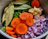 Foto del paso 2 de la receta: CAZUELA de Fríjol Blanquillo🫘o Palomito con Pavo🦃y Pollo🐥...!