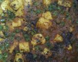 A picture of step 4 of Punjabi style Mattar paneer.