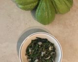 A picture of step 2 of Stir-Fried Chayote Shoots with Garlic.