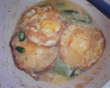 Foto langkah ke 3 dari resep Telur Ceplok Kuah Santan.