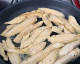Foto del paso 2 de la receta: Pollo salteado con soja