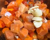 Foto langkah ke 4 dari resep Mpasi 1,5yo Sup Salmon.