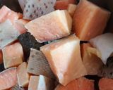 Hình bước làm 1 của món Chả cá Lã Vọng từ cá hồi