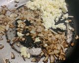 A picture of step 3 of Veg loaded paratha.
