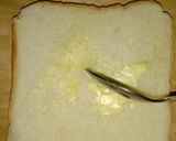 รูปขั้นตอนการทำที่ 2 ของ ขนมปังปิ้งเนยสด (Toasted Buttered Bread)