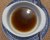 Foto del paso 4 de la receta: Consomé de ternera