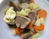 Foto del paso 4 de la receta: Ensalada rústica de papitas zanahorias y lengua