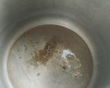 A picture of step 2 of Matar Pulao.
