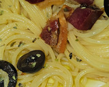 Foto del paso 7 de la receta: Spaguetini con ajoaceite, cayenas y tocineta