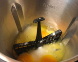 Foto del paso 1 de la receta: Bizcocho de Yogur (Mambo/Thermomix)