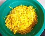 Foto langkah ke 1 dari resep Mie goreng kuning.
