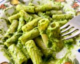 A picture of step 5 of Arugula and Walnut Pesto.