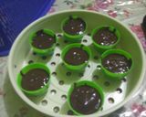 Foto langkah ke 4 dari resep Brownies imut lembut no mixer no kukusan no oven.