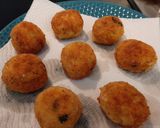 Foto del passaggio 6 della ricetta Polpette portoghesi con baccalà e patate (pasteis de bacalhau)