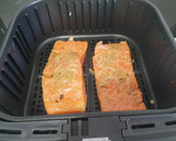 Foto del paso 2 de la receta: Salmón en freidora de aire Cosori, agridulce con brotes de wasabi