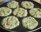 A picture of step 4 of Moong sprouts mini uttapam.