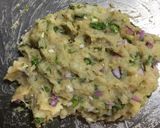 A picture of step 4 of Bread Pakoda.