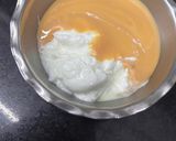 A picture of step 2 of Bread custard cream.