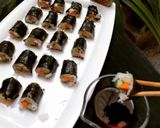 A picture of step 7 of Vegetable Sushi.