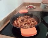 Foto del paso 2 de la receta: Arroz con patas mollejas y cuellos de pollo