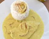 Une image de l'étape 4 de Escalope de poulet au lait de coco et pâte de curry Omie.