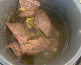 Foto del paso 3 de la receta: Sobre barriga en salsa criolla