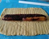 Foto langkah ke 4 dari resep Strudel pisang, Coklat, Keju.