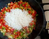 Foto del paso 2 de la receta: Arroz "Ariel" 😉al woock, con camarones. #conminombre