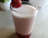 Foto langkah ke 3 dari resep Susu Keju Stroberi.