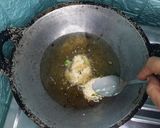 Foto langkah ke 5 dari resep Telur Kelapa Goreng.