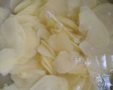 Foto langkah ke 2 dari resep Keripik kentang renyah.