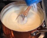 A picture of step 5 of White Sauce (béchamel sauce).