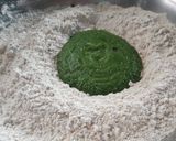 पालक पराठा (palak paratha recipe in marathi) रेसिपी स्टेप 3 फोटो 