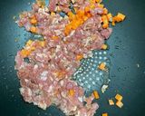 A picture of step 2 of Fried Rice with Ground Pork and Egg.