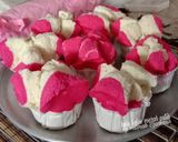 Foto langkah ke 4 dari resep Bolu Kukus Merah Putih.