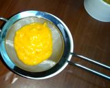 A picture of step 3 of IGLOO style Mango icecream.