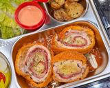 Foto langkah ke 5 dari resep Bekal Suami - Chicken Cordon Bleu & Saus BBQ.