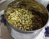 हरी मूंग दाल का हलवा (hari moong dal ka halwa recipe in Hindi) रेसिपी चरण 1 फोटो